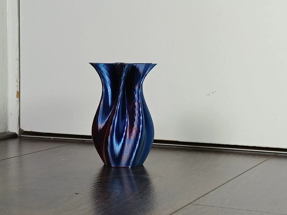 Vaso Moderno Twist Design Único