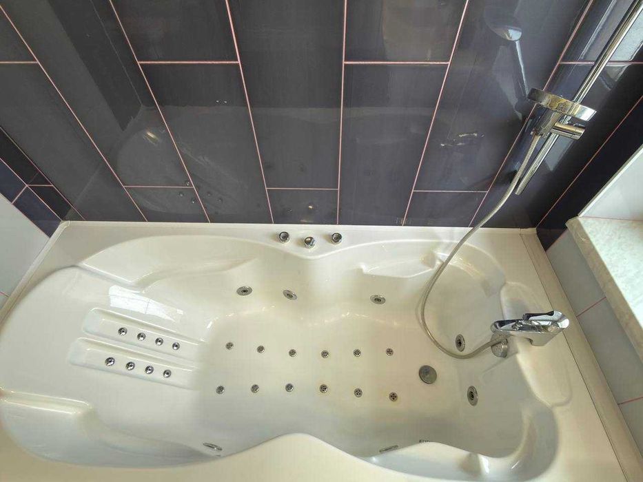 СПЕЦІАЛЬНА ПРОПОЗИЦІЯ/справді сімейний будинок 170м в центрі Гостомеля