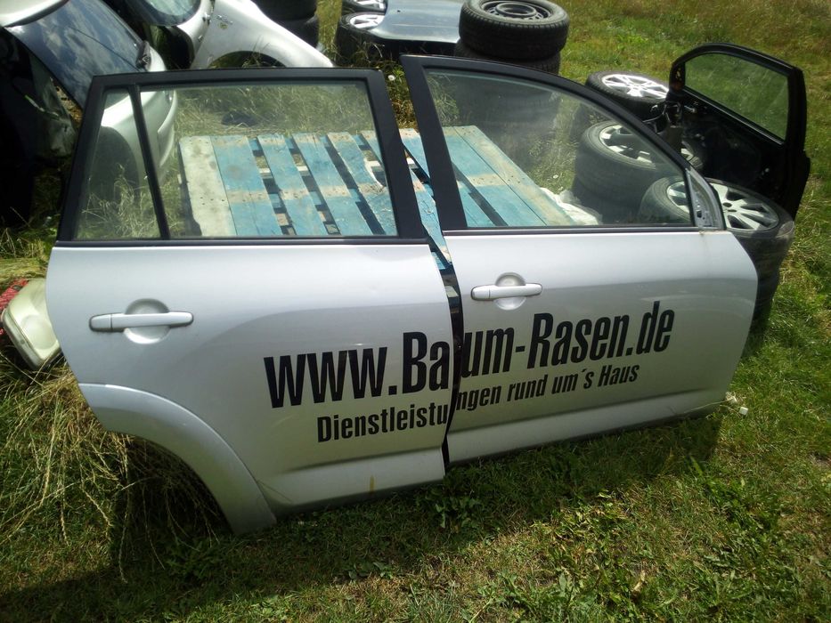 TOYOTA RAV4 III 06-12 drzwi prawy tył europa
