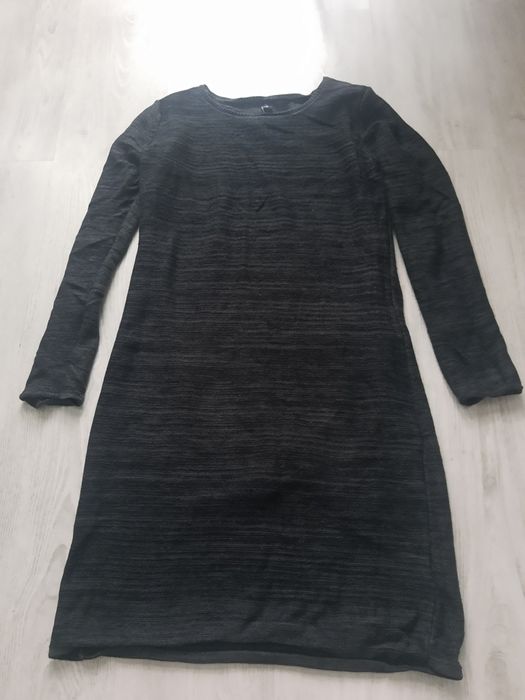 Sukienka z długim rękawem rozmiar M