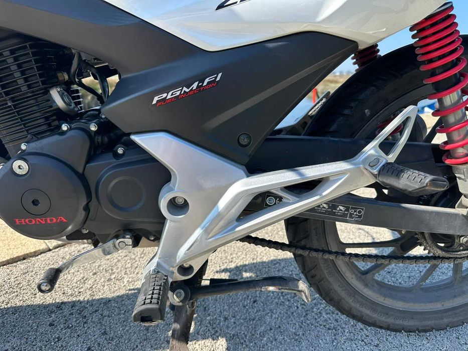 HONDA CB125F - Fiável, económica e em estado óptimo.