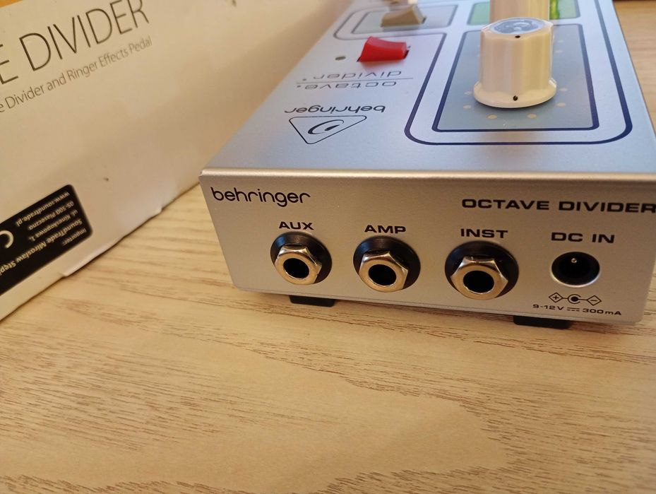 Behringer Octave Divider Efekt ring modulator