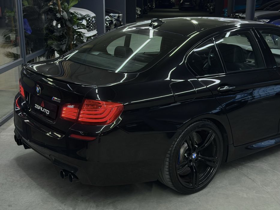 BMW M5 F10