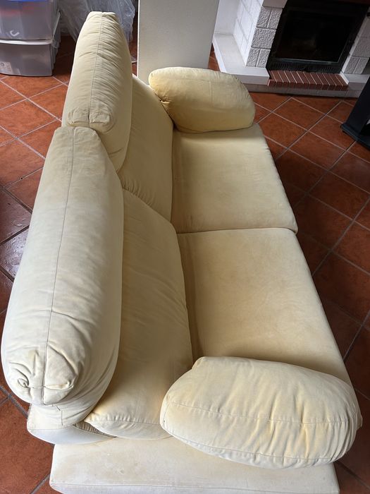 Sofá com encosto inclinável