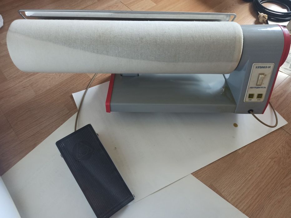 Прасувальна електрична машина.