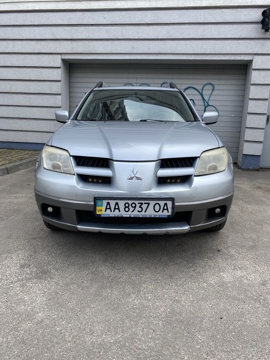 Mitsubishi Outlander 2006 рік 2,4 газ/бенз Автомат