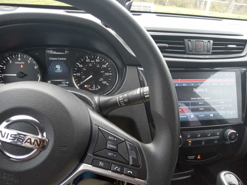 Nissan Rogue Samochod