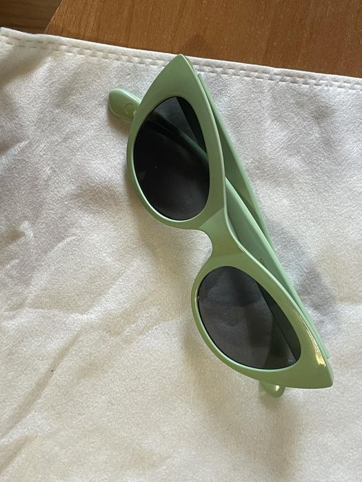 Фирменые солнцезащитные очки