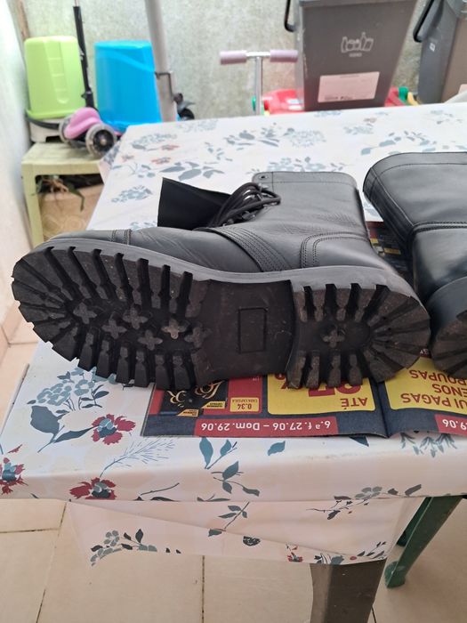 Botas AT nunca usadas