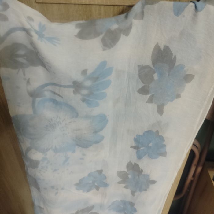 Szalik apaszka wiosenna cienka chusta kwiaty