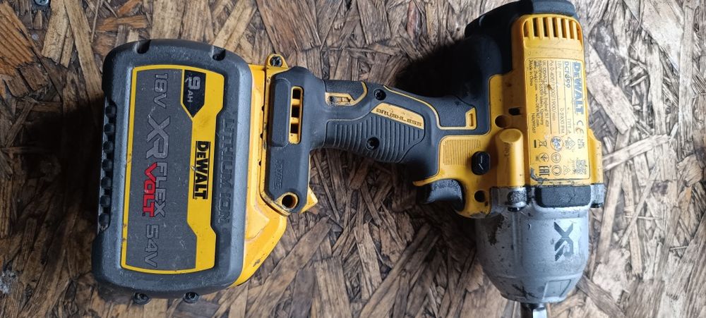 Klucz udarowy DeWalt dcf 899 Aku 9ah