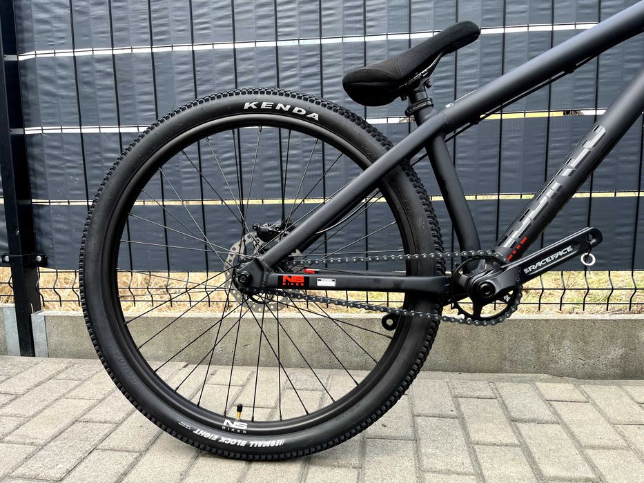 Nowy rower dirt NS Bikes Movement 2