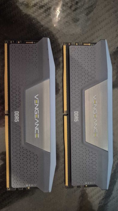 Corsair Vengeance RGB DDR5 32GB (2 x 16 GB) 6400 MHz CL3664739215143042120