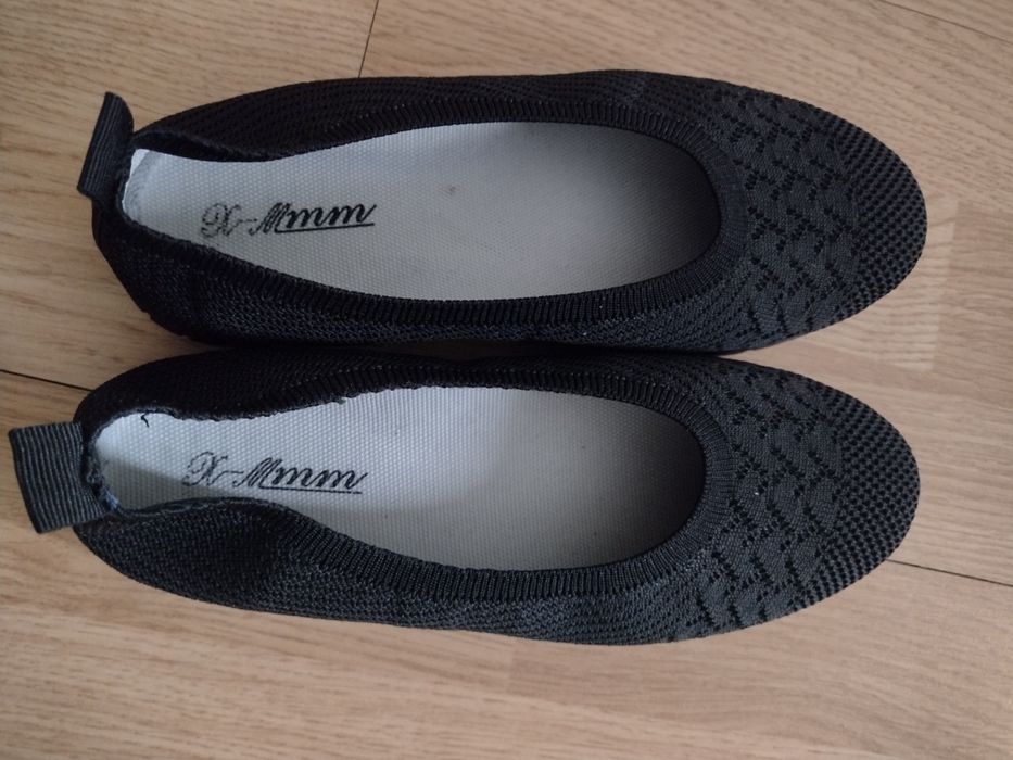 Buty płaskie czarne rozmiar wkłdki to 23