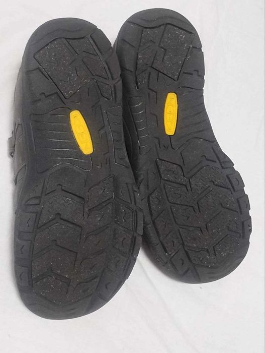 кроссовки  KEEN (новые)