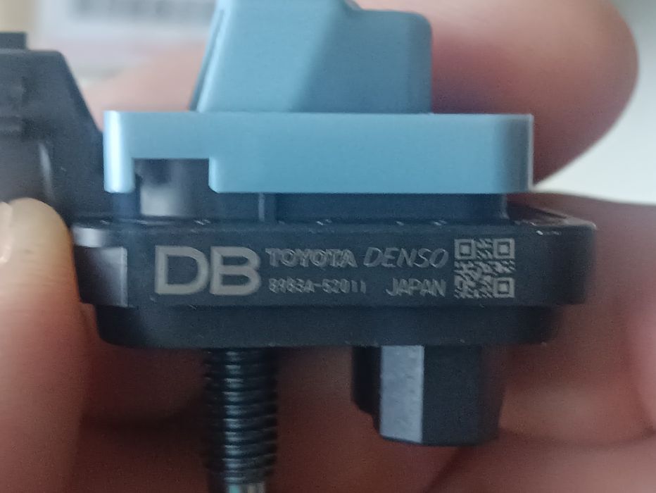 Toyota RAV4 Yaris corolla Lexus czujnik zderzeniowy uderzeniowy sensor