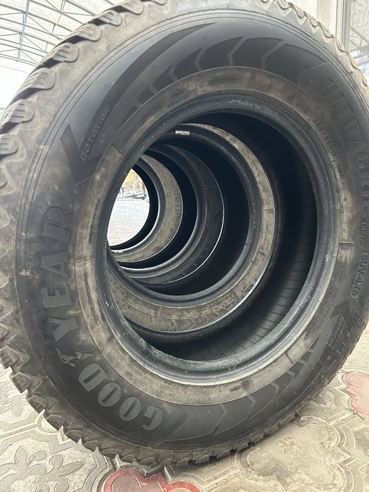 Шини Goodyear майже нові