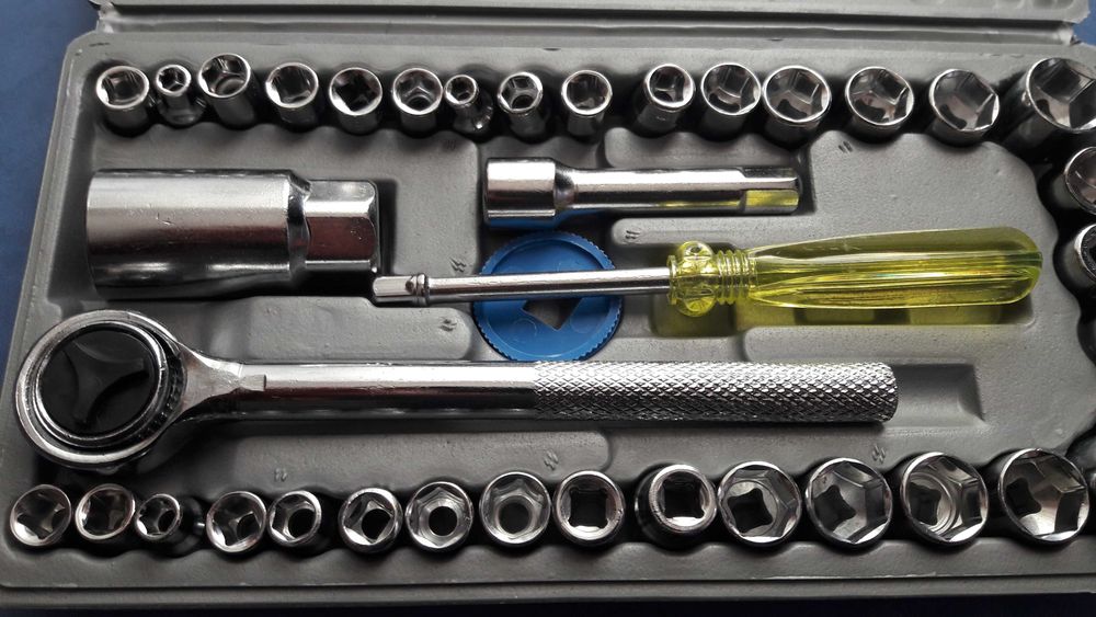 Набор торцевых гаечных ключей Top Tools 40 предметов c трещеткой