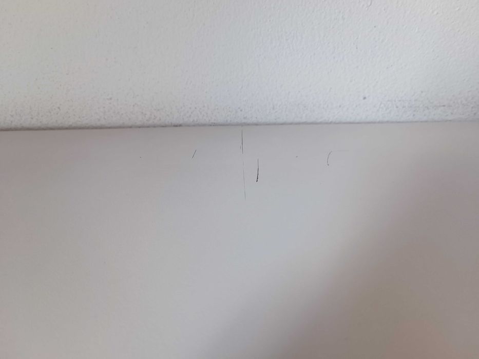 Secretária em bom estado