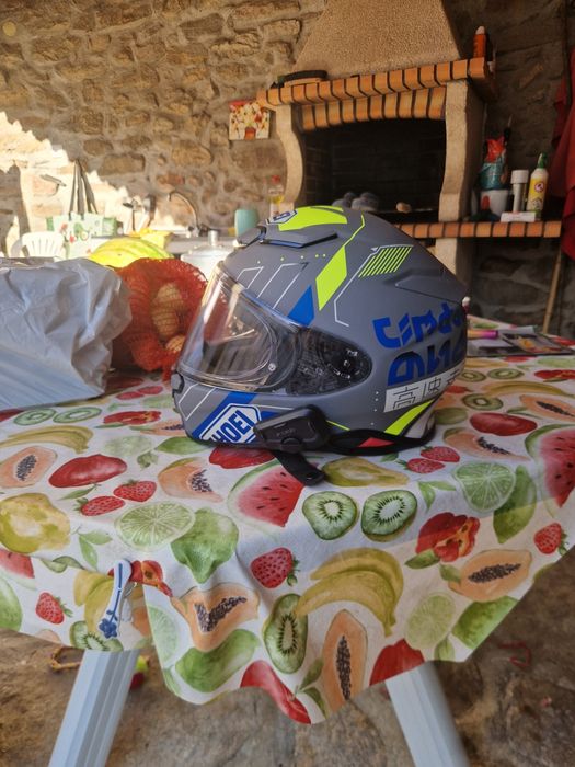 Capacete Shoei praticamente novo