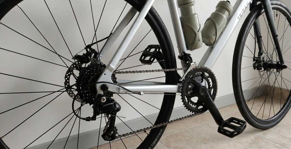 Bicicleta de estrada Triban RC120 (2026) - Como Nova (3 meses de uso)