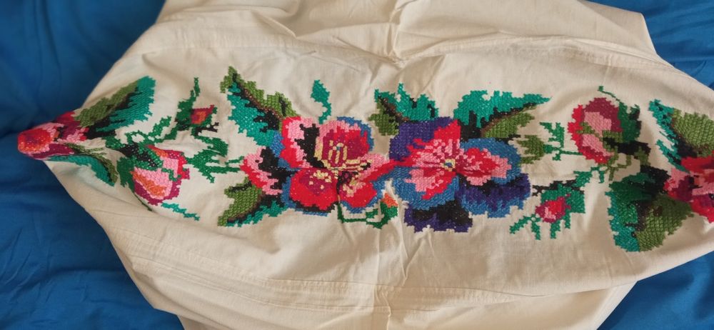 Вышитые наволочки и простыни