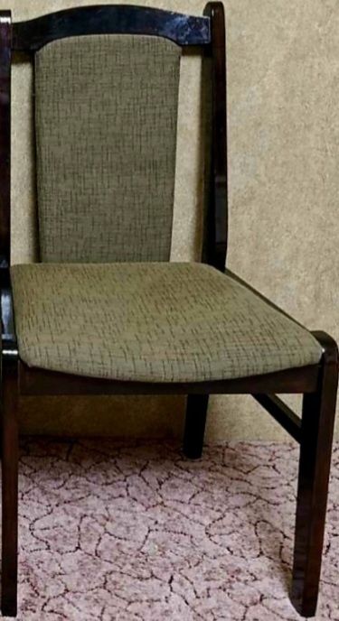 Стільці для кухні або вітальні