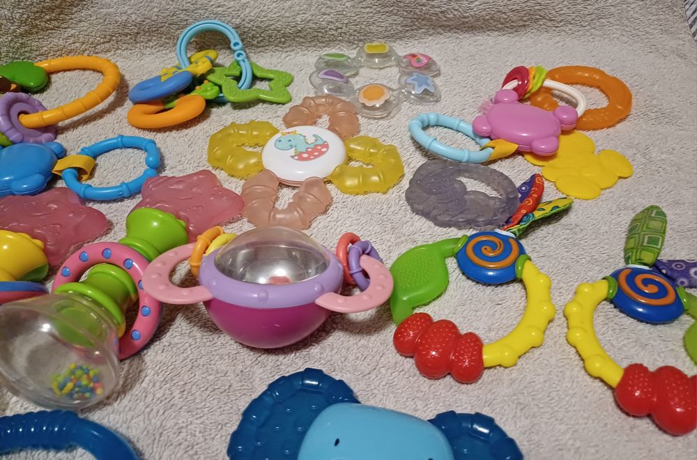 Grzechotki gryzaki lamaze, Fischer Price i inne