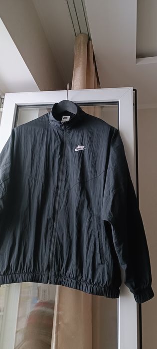 продам вітрівку NIKE оригінал