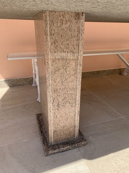 Mesa em granito para jardim