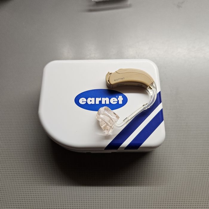 Продам слуховой аппарат.  Одели один раз.