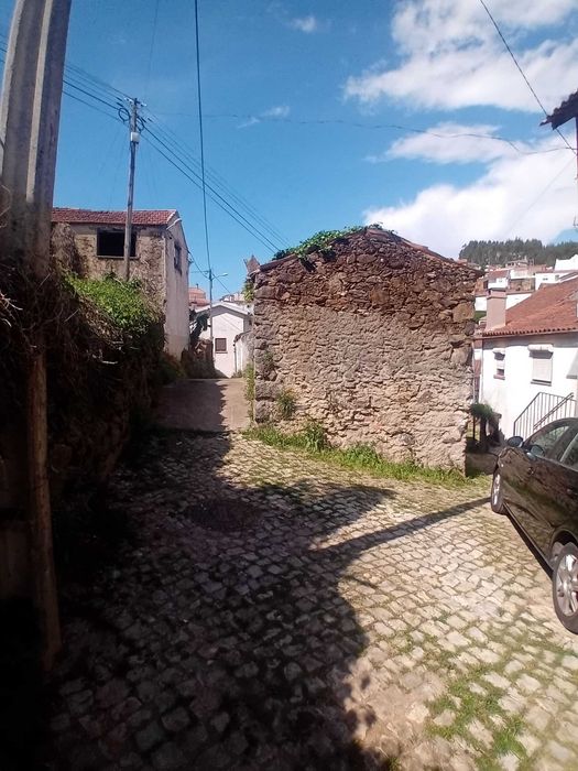 Moradia em pedra para reconstrução e terreno preço Low cost