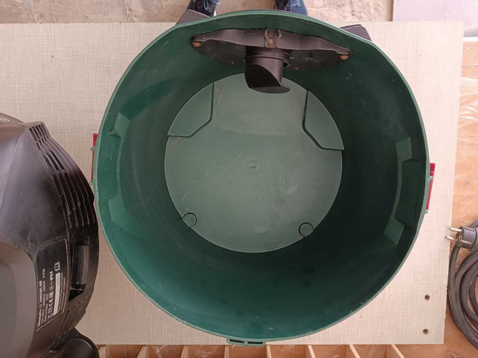 Пылесос Bosch Universal 15
