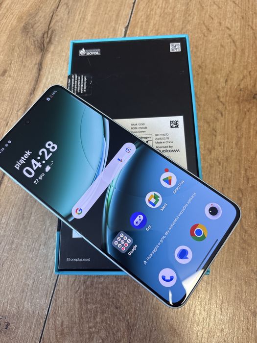 1.Telefon onePlus nord 4 12/256
