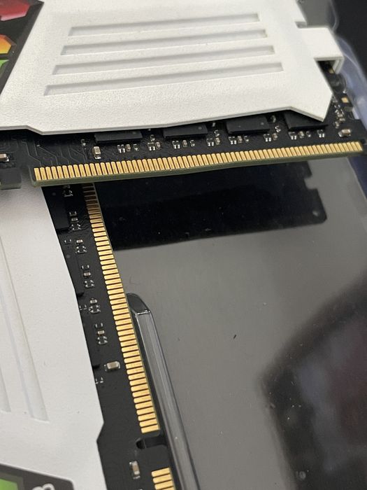 Memória Ram Geil Super Luce RGB