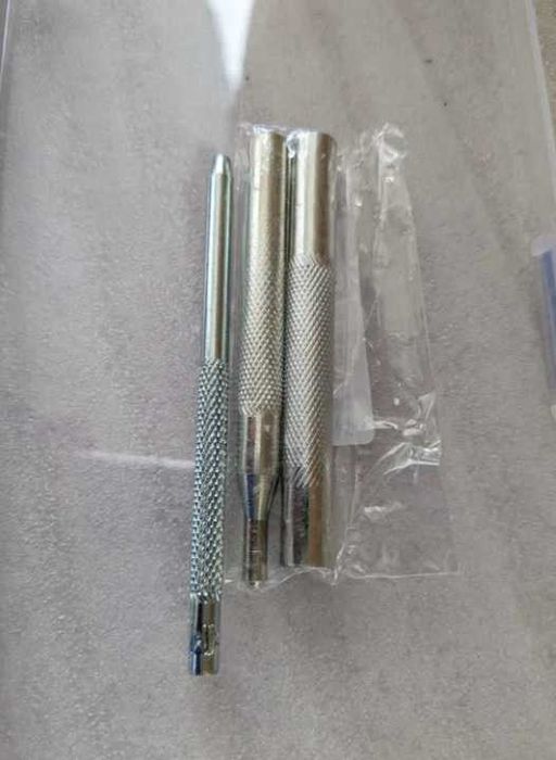 Набір кнопки 100 шт чотири кольори та інструмент для установки 633