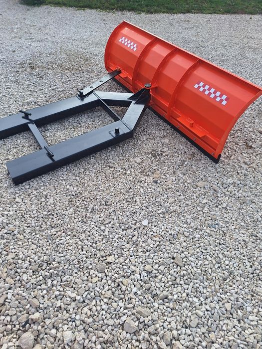 Pług do śniegu do paleciaka widlaka wózka widłowego