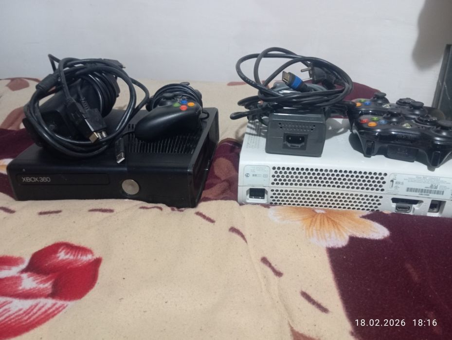 Продам две приставки XBOKS 360, все уже с  крутыми играми
