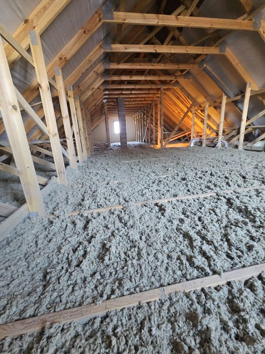 Ocieplenie poddaszy wdmuchiwanie wełny/ PIANA PUR