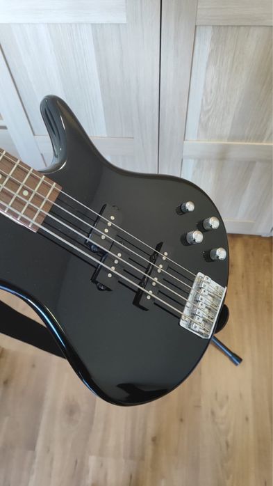 Baixo elétrico de 4 cordas IBANEZ GSR200-BK