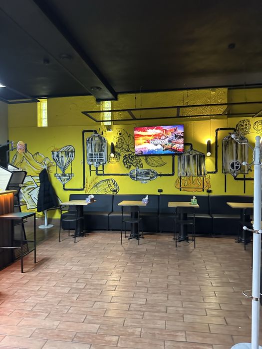 Продаж 200 м2. під магазин, клініку, офіс. Фасад !