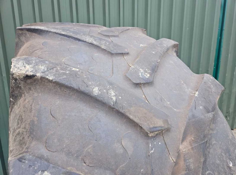 Opona Bkt 710/70 - R 38 Agrimax 710/70r38 Rt 765