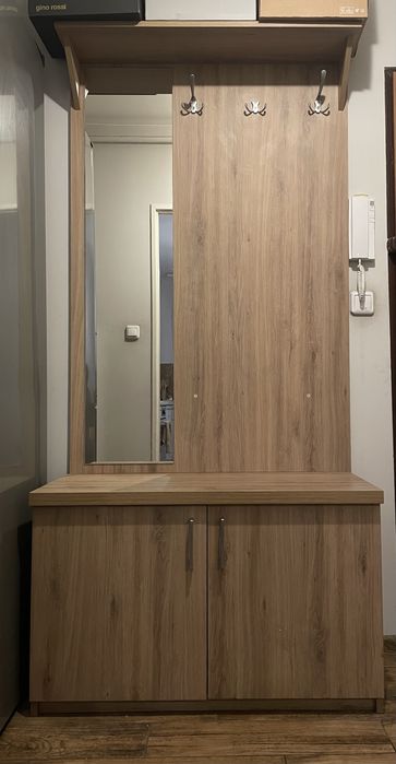 Zestam mebli do przedpokoju z lustem! Szafa do przedpokoju