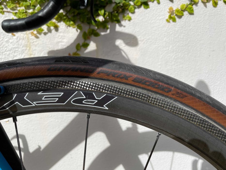 Bicicleta Estrada GT rodas Reynolds carbono M SRAM Force 22 Impecável
