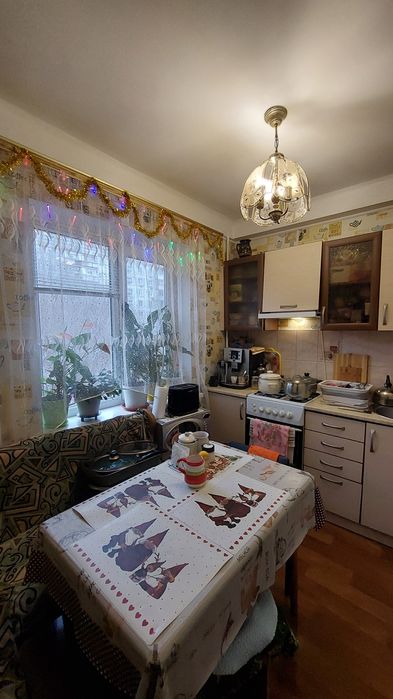 Продаж 3к квартири Космос