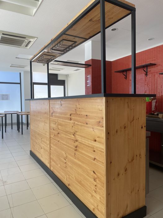 Balcão Profissional em Pinho