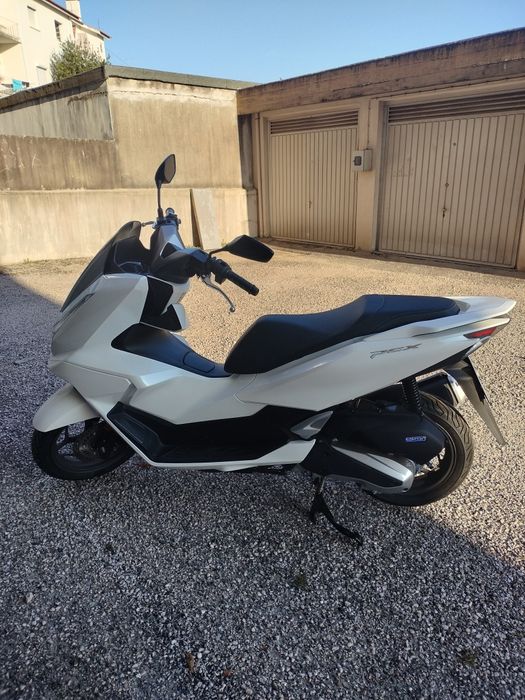 Moto PCX 125 branca único dono