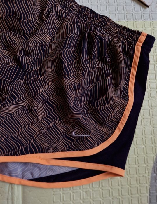 Спортивні шорти Nike Найк жіночі розмір XS