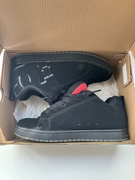продам кроссовки MEN'S COURT GRAFFIK SHOES