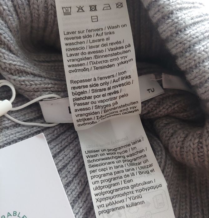 Шерстяная шапка унисекс Lacoste